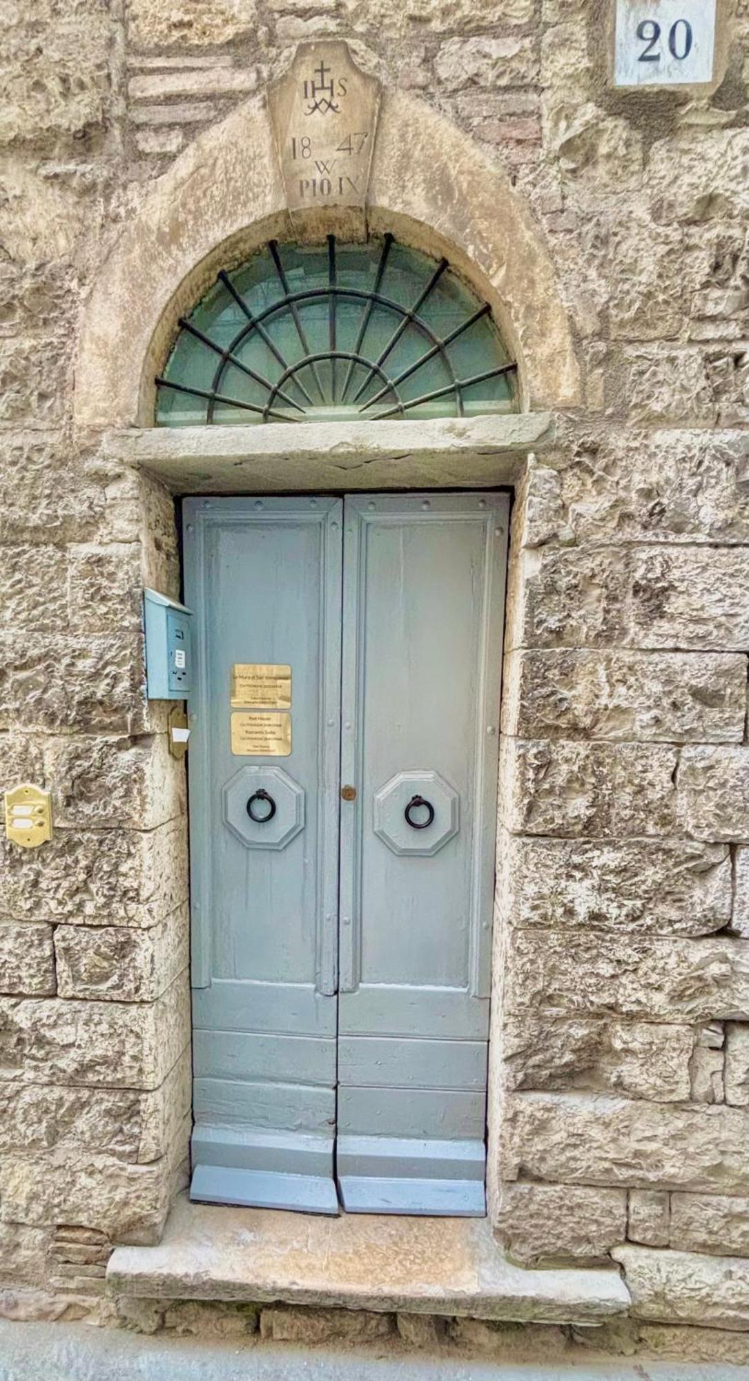 Apartamento Red House Gubbio Exterior foto