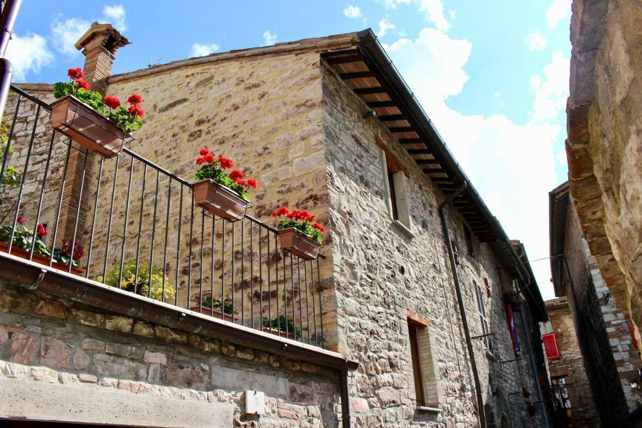 Apartamento Red House Gubbio Exterior foto