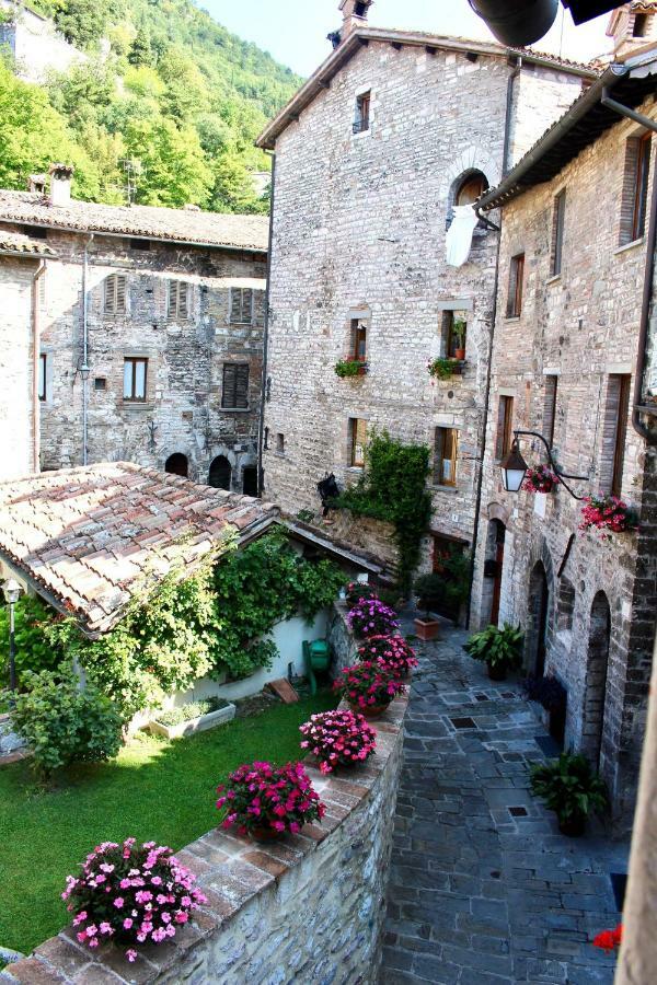 Apartamento Red House Gubbio Exterior foto
