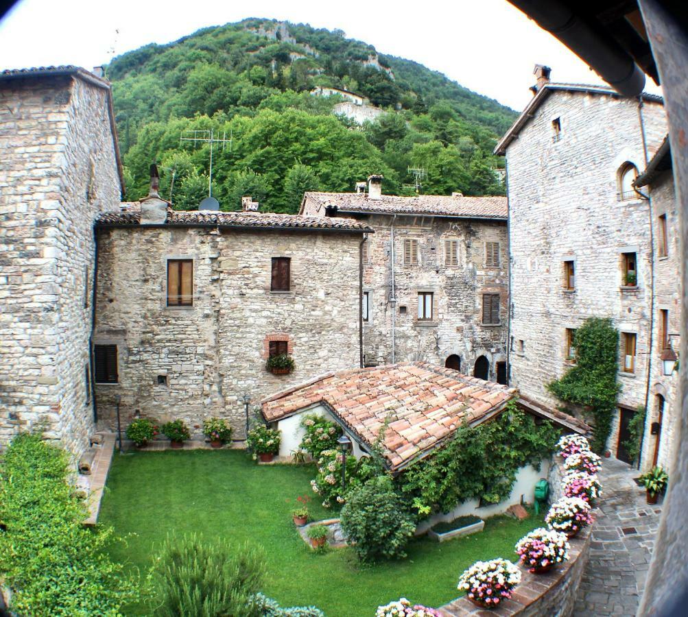 Apartamento Red House Gubbio Exterior foto